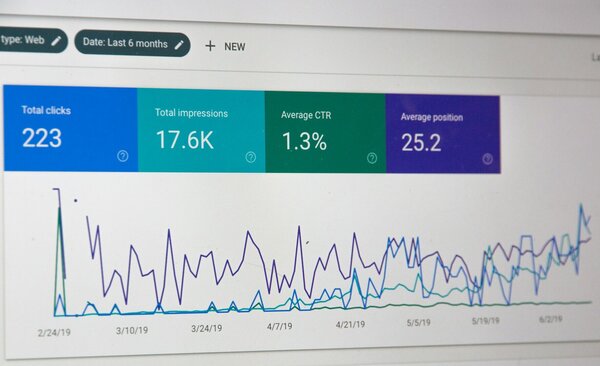 Relaunch ohne Ranking-Absturz: Warum SEO-Migration technische Planung braucht